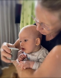trinken-aus-dem-becher